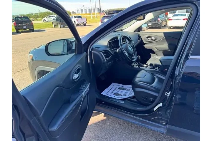 $17500 : Jeep Cherokee 2020 4x4 Limit image 9