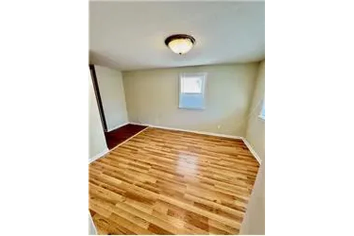 $1750 : Rental property with 3 bedro image 5