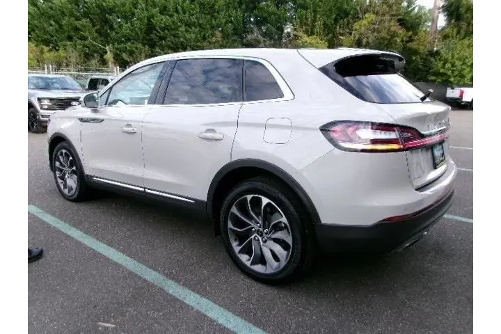 $34629 : Lincoln Nautilus 2021 AWD Re image 6