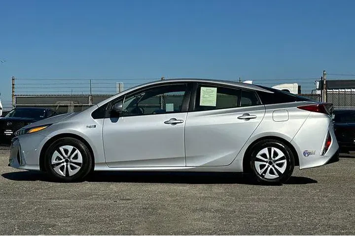 $18875 : Toyota Prius Prime 2021 XLE image 6