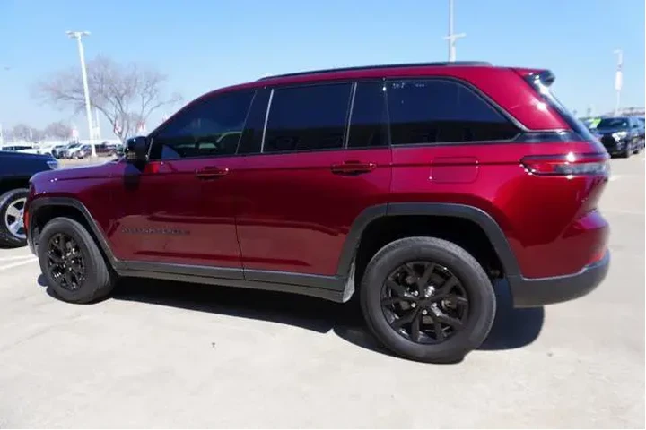 $32788 : Jeep Grand Cherokee 2024 4x4 image 4