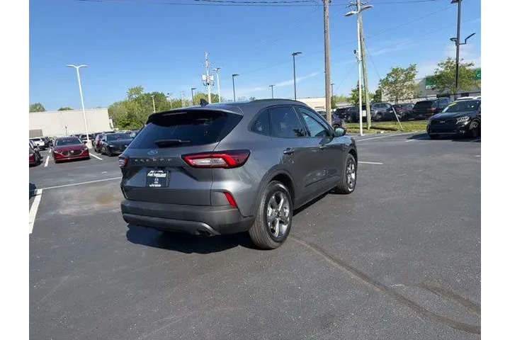 $28980 : Ford Escape 2025 ST-Line 4dr image 9