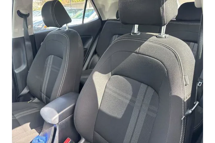 $14499 : Hyundai VENUE 2021 SEL 4dr C image 6