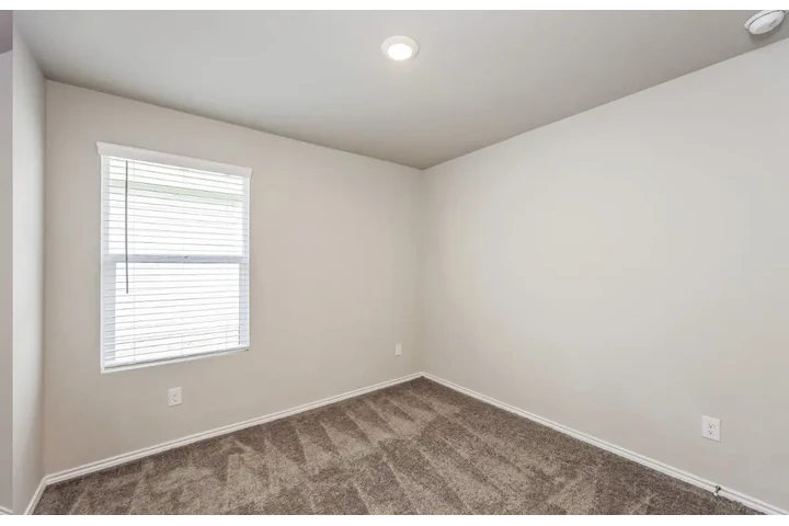 $1900 : Single family home image 7