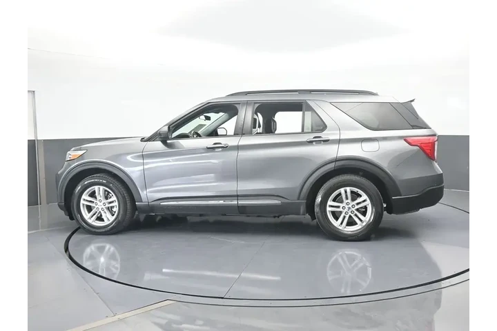 $23931 : Ford Explorer 2023 XLT 4dr S image 3