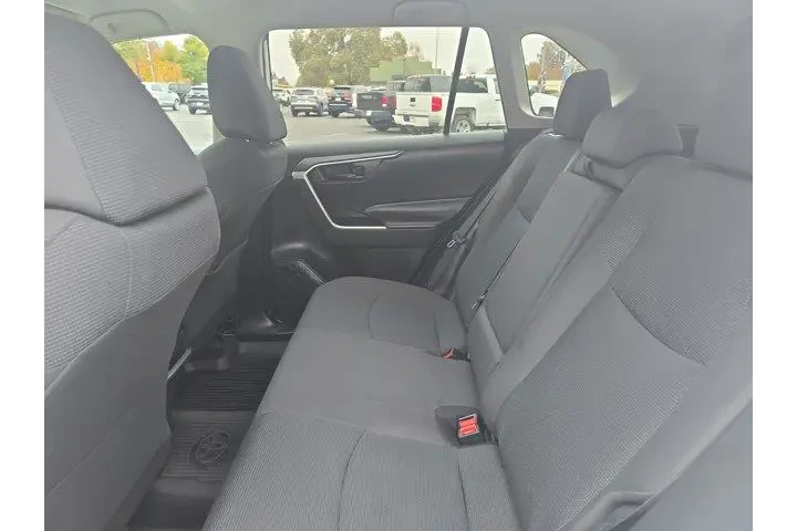 $17995 : Toyota RAV4 2020 AWD LE 4dr image 8