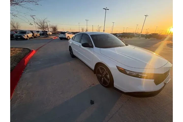 $27995 : Honda Accord Hybrid 2023 Spo image 7