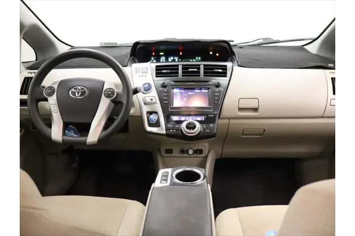 $9822 : Toyota Prius v 2013 Five 4dr image 6