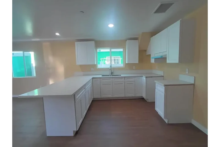 $3595 : Renta 3 recamaras 2banos image 1