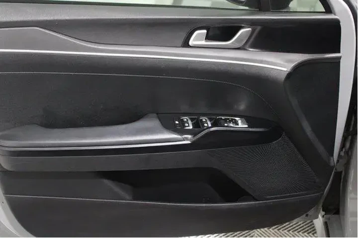 $21951 : Kia K5 2021 GT-Line 4dr Seda image 3