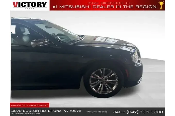 $11795 : Chrysler 300 2017 C 4dr Seda image 9