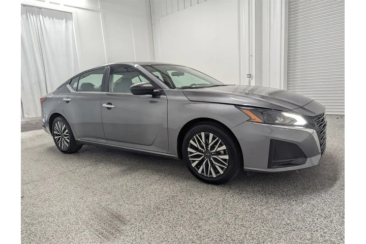 $21997 : Nissan Altima 2024 2.5 SV 4d image 2