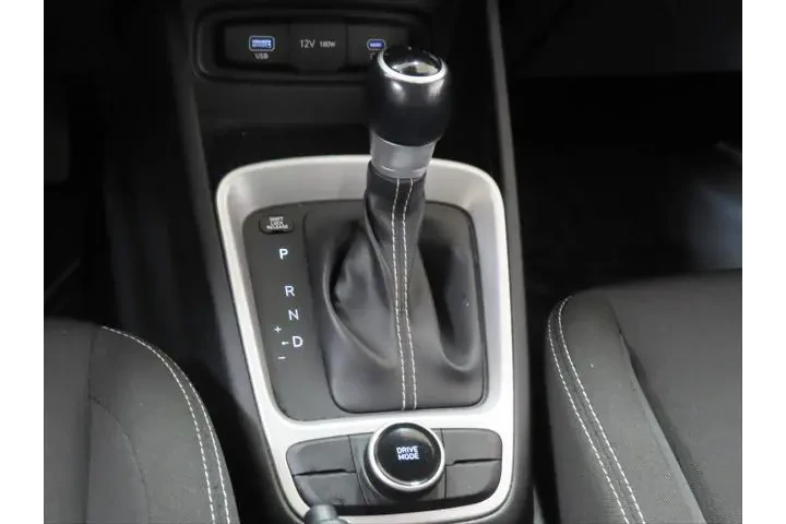 $16809 : Hyundai VENUE 2023 SEL 4dr C image 10