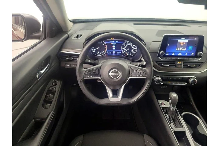 $21998 : Nissan Altima 2024 2.5 SV 4d image 10