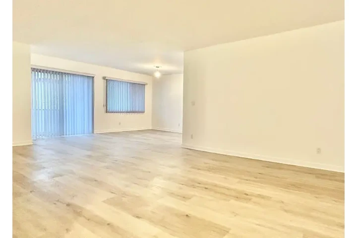 $2895 : Los Angeles image 2