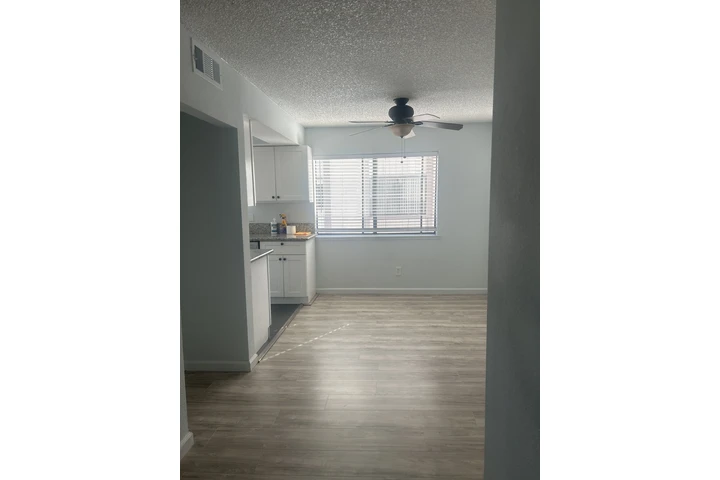 $3200 : Townhouse image 3