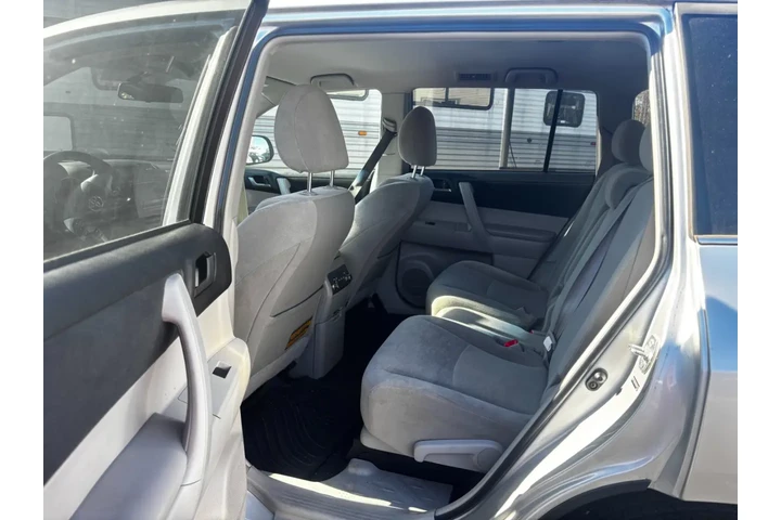 $12995 : 2013 Highlander image 6