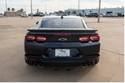 $30225 : Chevrolet Camaro 2020 LT1 2d thumbnail