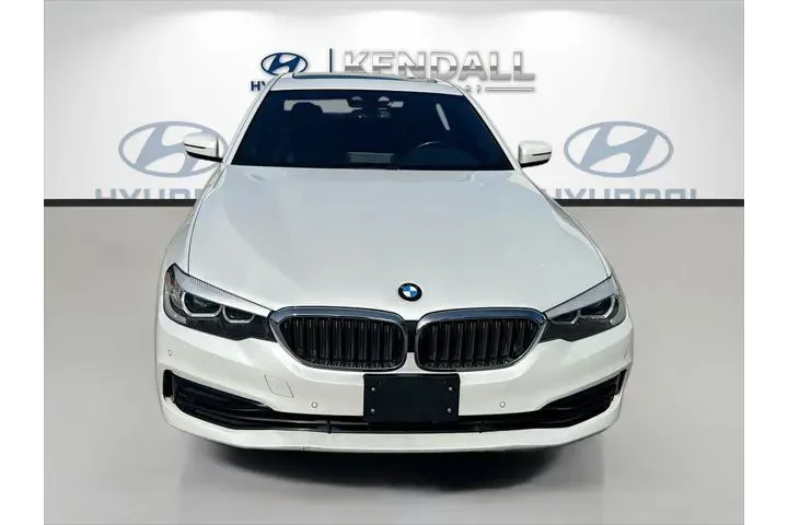 $17638 : BMW 5 Series 2019 530e iPerf image 1
