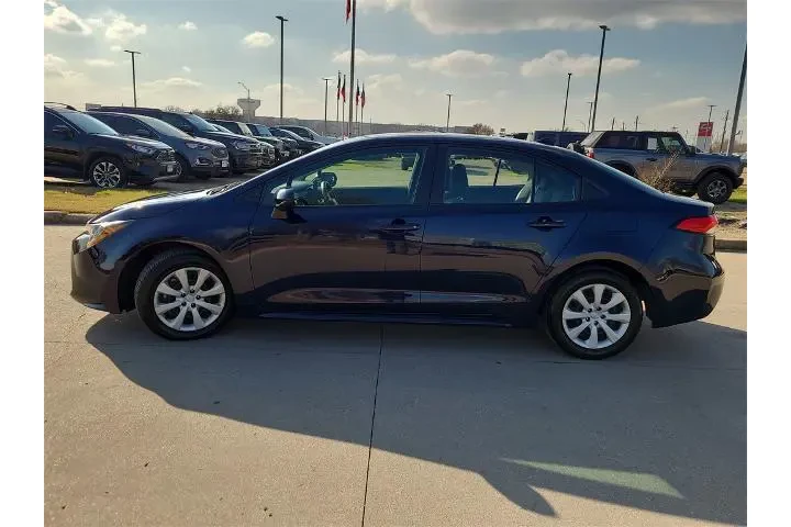 $19062 : Toyota Corolla 2024 LE 4dr S image 3