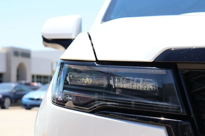 $66710 : 2021 Escalade Sport image 6