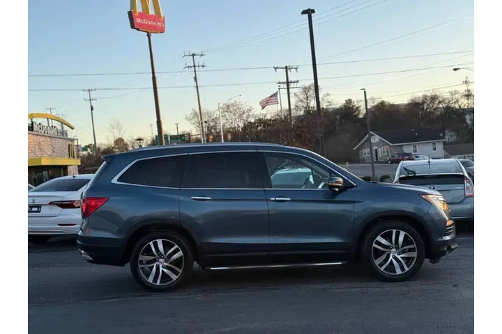 $15995 : 2016 Pilot Touring image 5