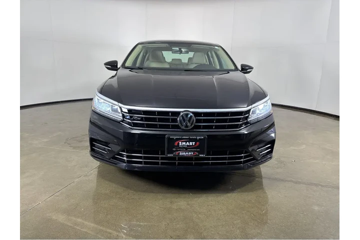 $14090 : 2018 Passat R-Line image 9
