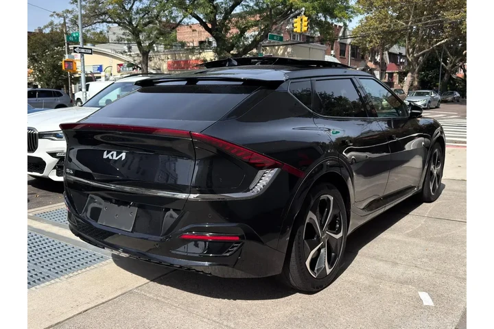 $23895 : Kia EV6 2023 AWD GT-Line 4dr image 4