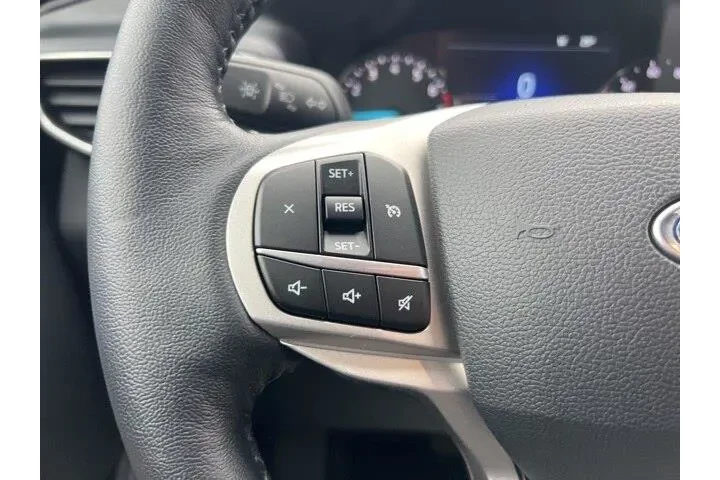 $26842 : Ford Explorer 2022 AWD XLT 4 image 8