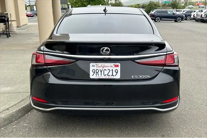 $38990 : Lexus ES 300h 2024 4dr Sedan image 6