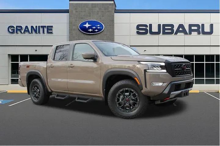 $35490 : Nissan Frontier 2023 4x4 PRO image 3