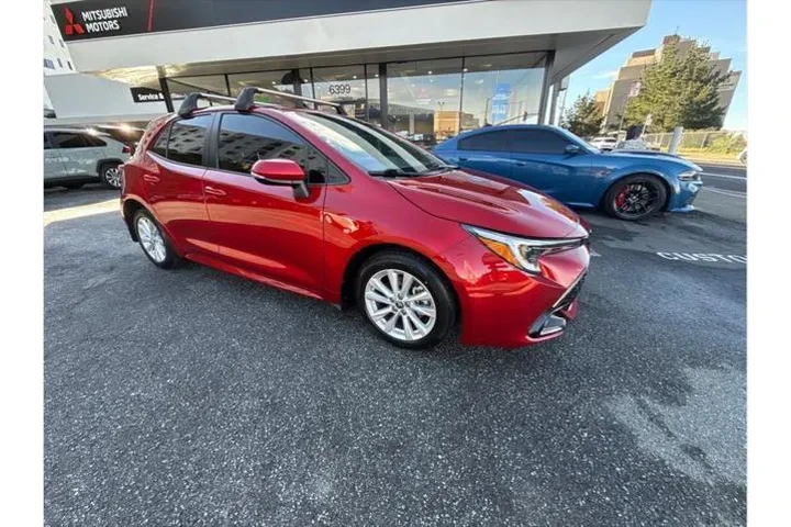 $25498 : Toyota Corolla Hatchback 202 image 10