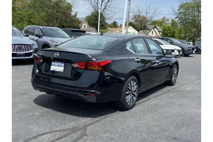$17053 : Nissan Altima 2025 2.5 SV 4d image 4