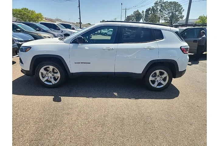 $19991 : Jeep Compass 2024 4x4 Latitu image 10