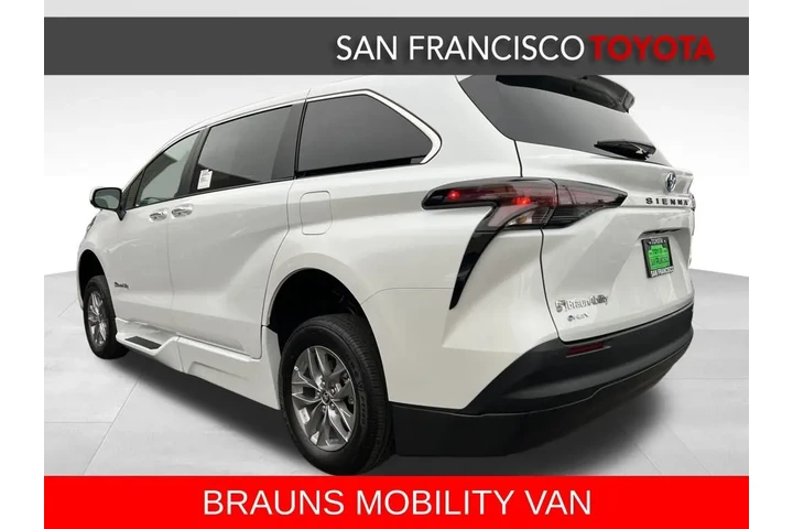 $83888 : 2025 Sienna XLE 8 Passenger image 9