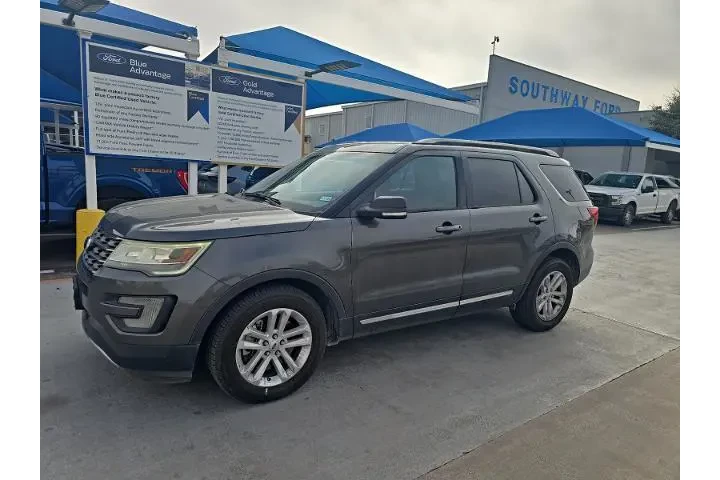 $9998 : Ford Explorer 2017 XLT 4dr S image 1
