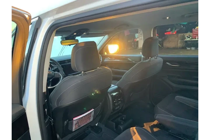 $21777 : Jeep Grand Cherokee L 2023 4 image 10