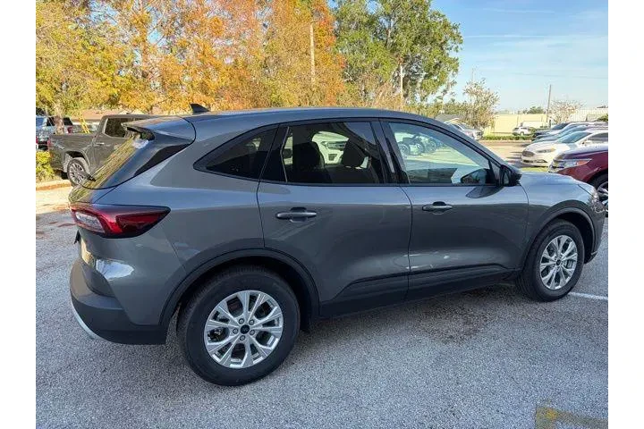$28625 : Ford Escape 2026 Active 4dr image 3