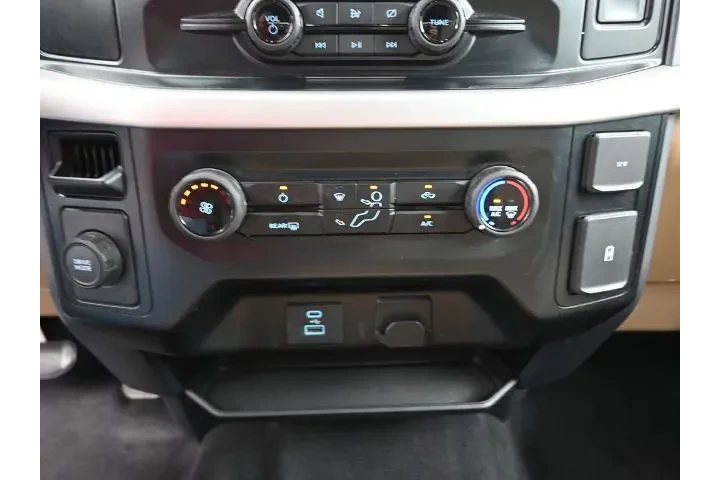 $31607 : Ford F-150 2023 4x2 XLT 4dr image 9