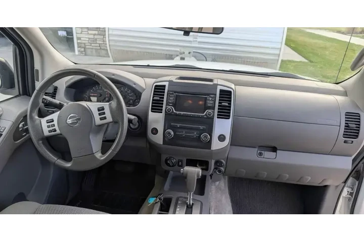 $18999 : Nissan Frontier 2017 4x4 SV image 3