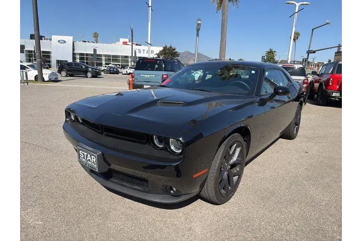 $28995 : Dodge Challenger 2023 SXT 2d image 3