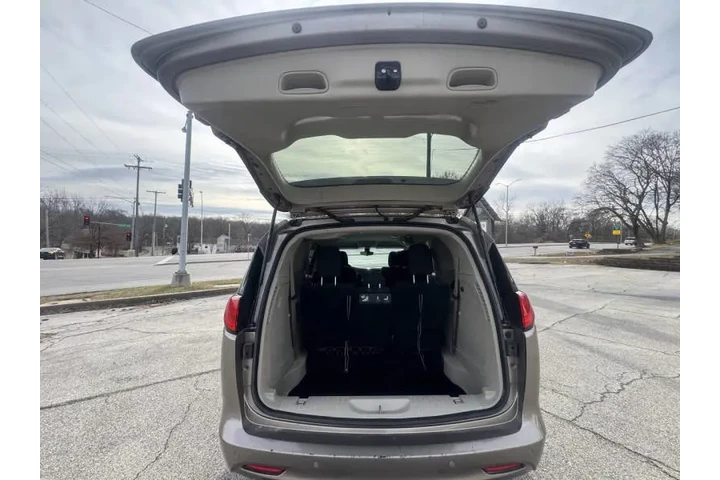 $7999 : 2017 Pacifica LX image 10