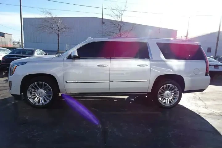 $29995 : 2019 ESCALADE ESV image 8