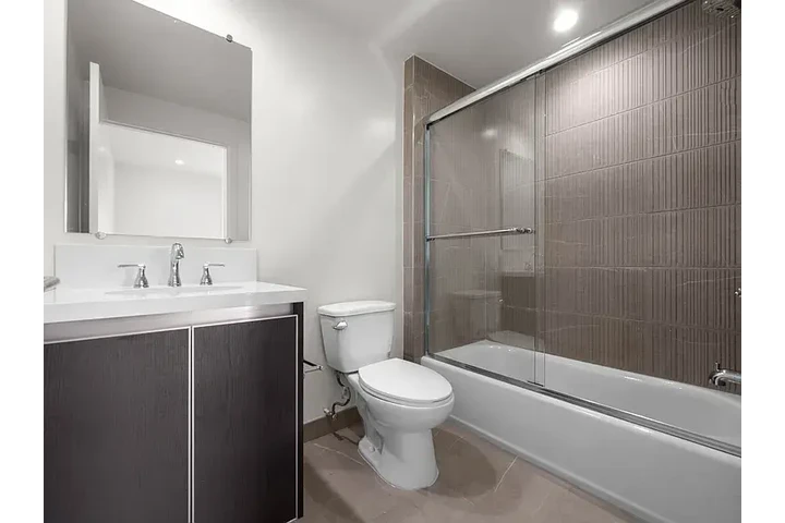 $1650 : Dormitorio completo en renta image 5