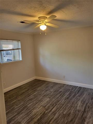 $700 : charming modern 2 bedroom image 4