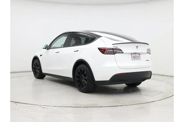 $33998 : Tesla Model Y 2022 AWD Long image 2
