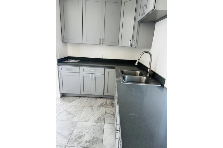 $2450 : CASA DE 2 RECAMARAS image 3