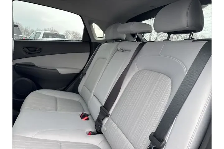 $18431 : Hyundai KONA 2023 AWD SEL 4d image 10