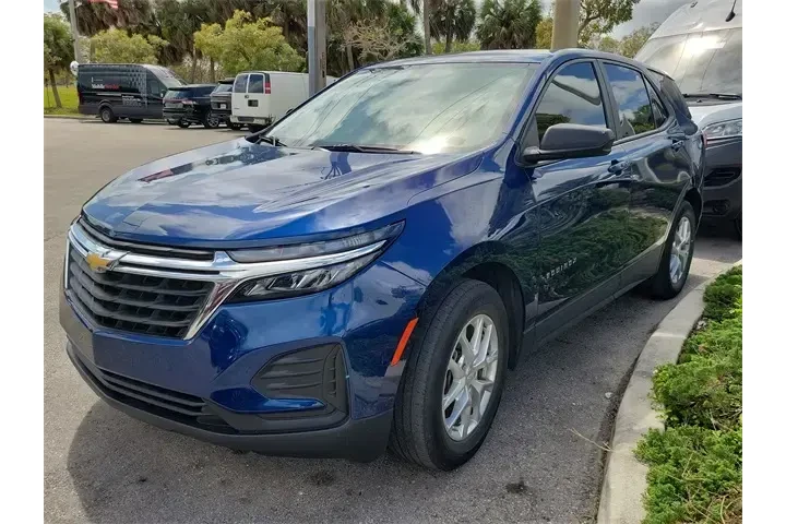 $13990 : Chevrolet Equinox 2022 LS 4d image 3
