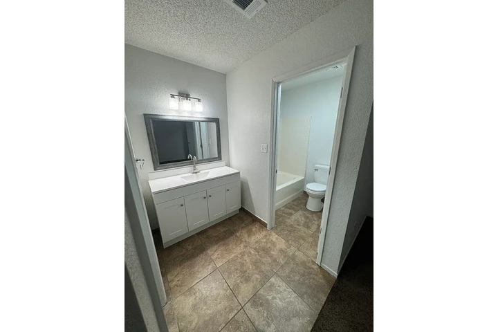 $1200 : Renta Listo 3 Bedroom 🏠 image 8